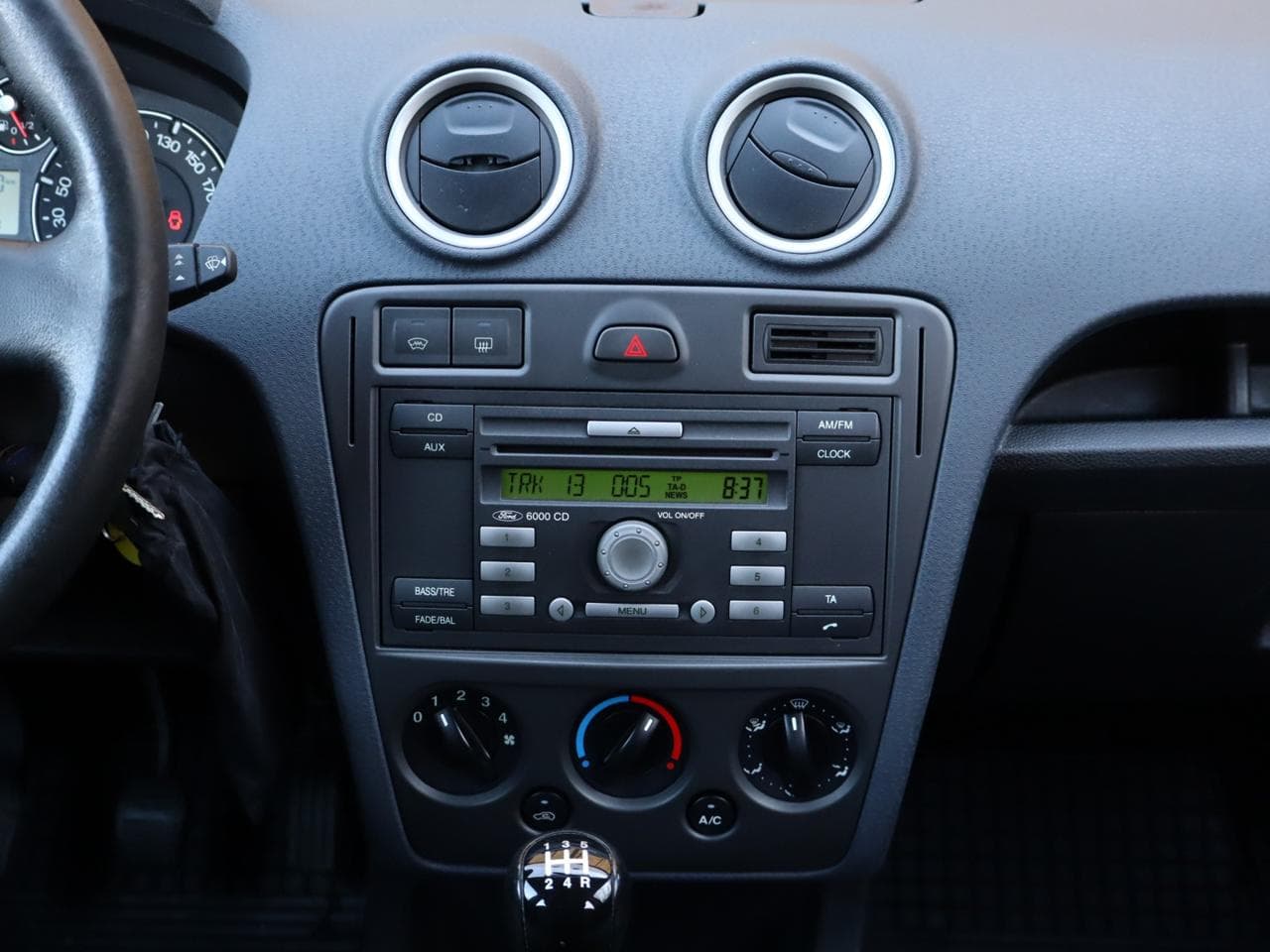 2010 Ford Fusion - 16