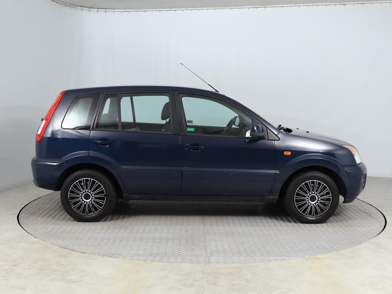 2010 Ford Fusion - 8