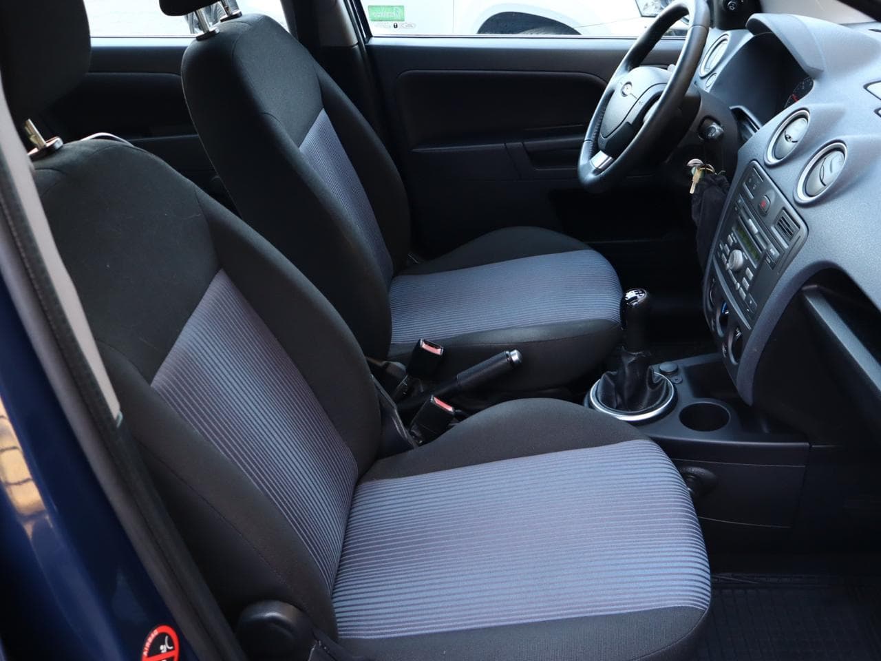 2010 Ford Fusion - 10