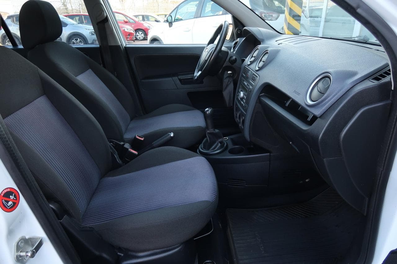 2008 Ford Fusion - 12