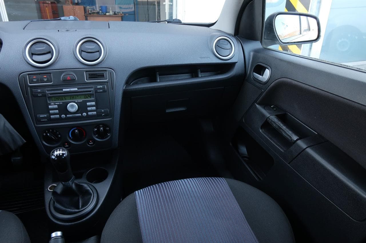 2008 Ford Fusion - 11