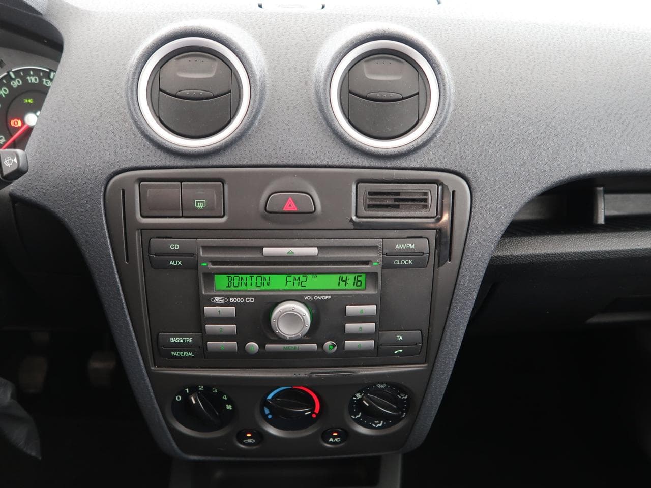 2010 Ford FUSION - 18