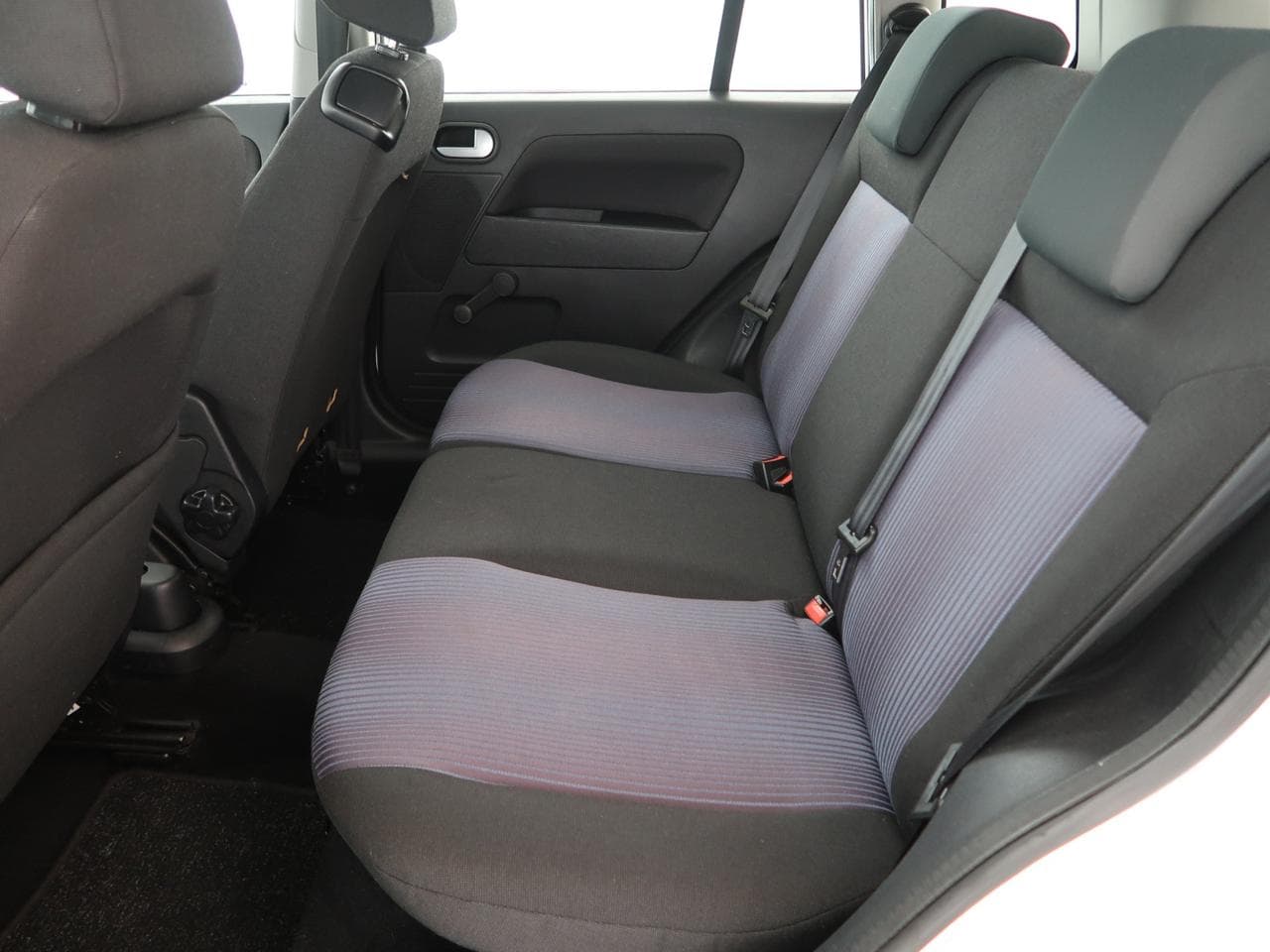 2010 Ford FUSION - 15