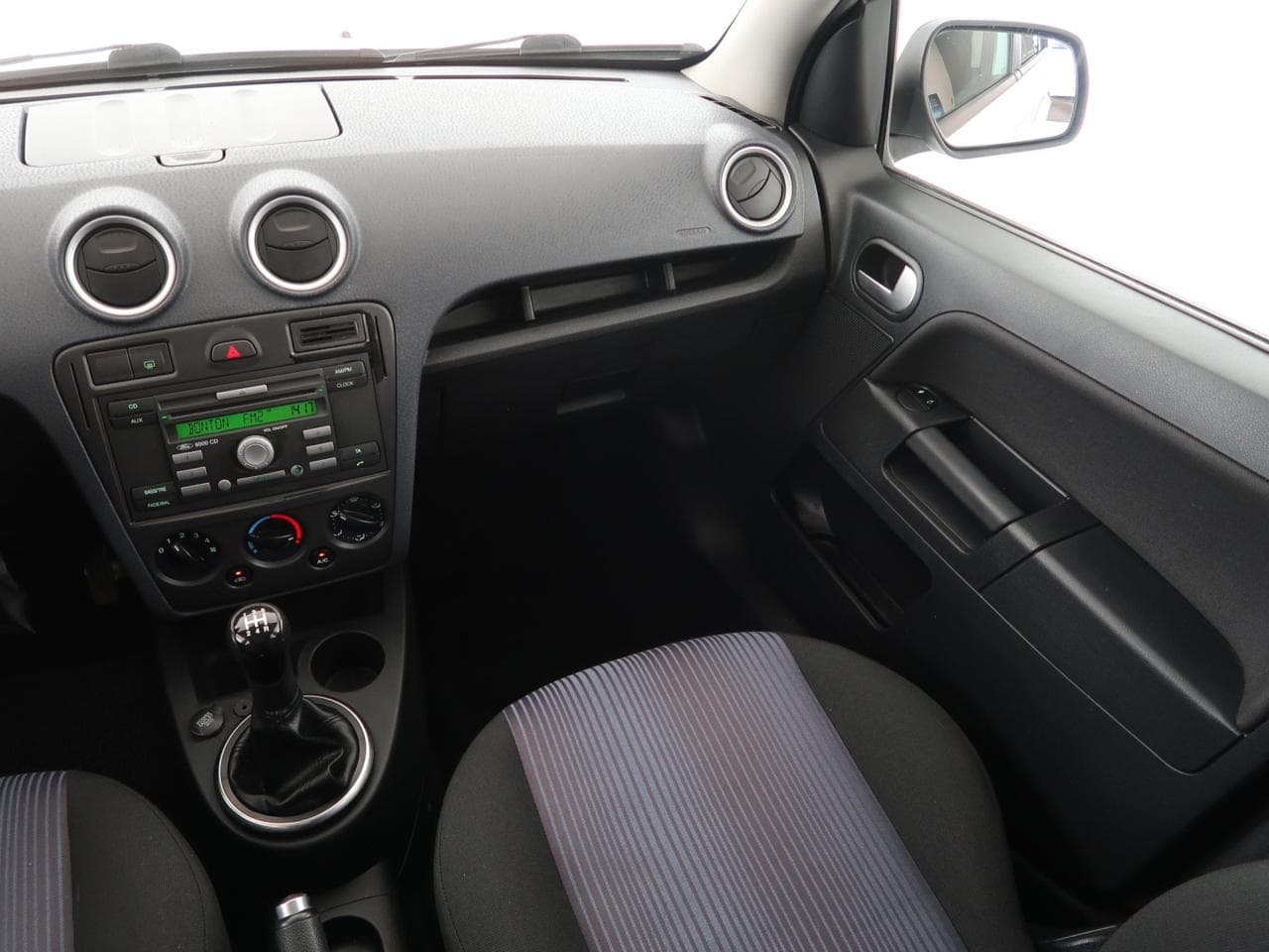 2010 Ford FUSION - 11