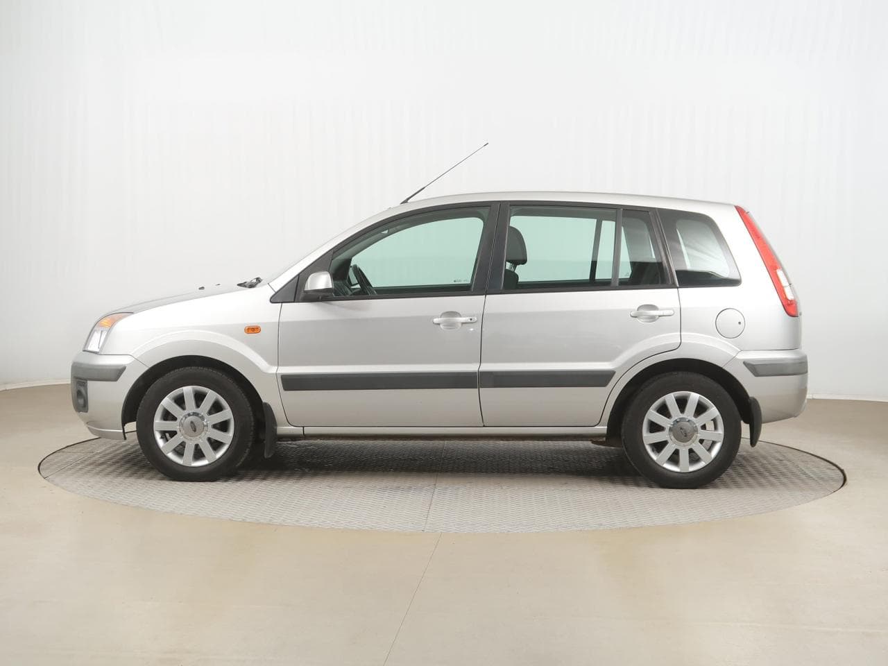 2005 Ford FUSION - 4