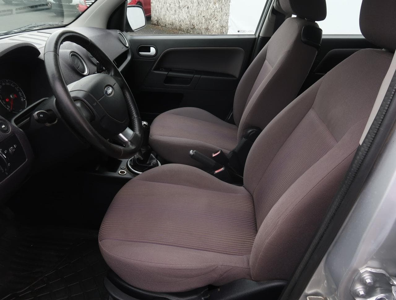 2010 Ford FUSION - 16