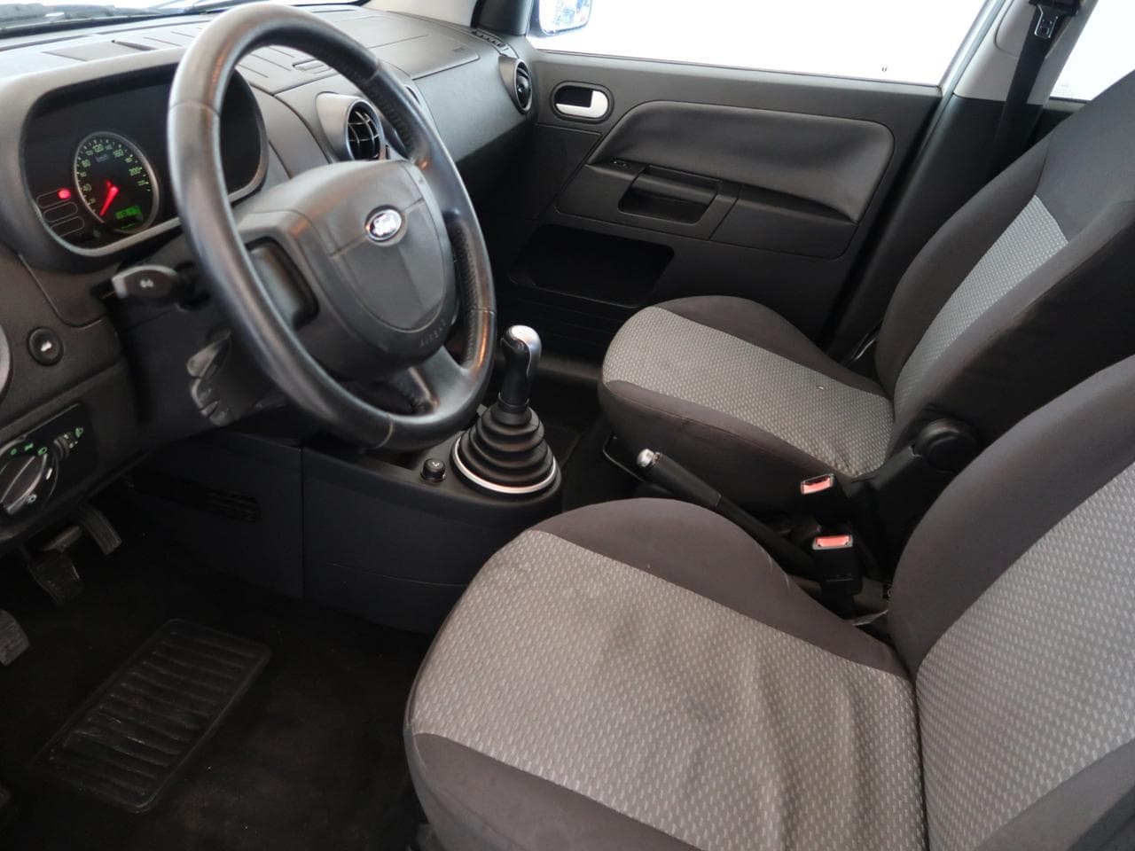 2005 Ford FUSION - 16