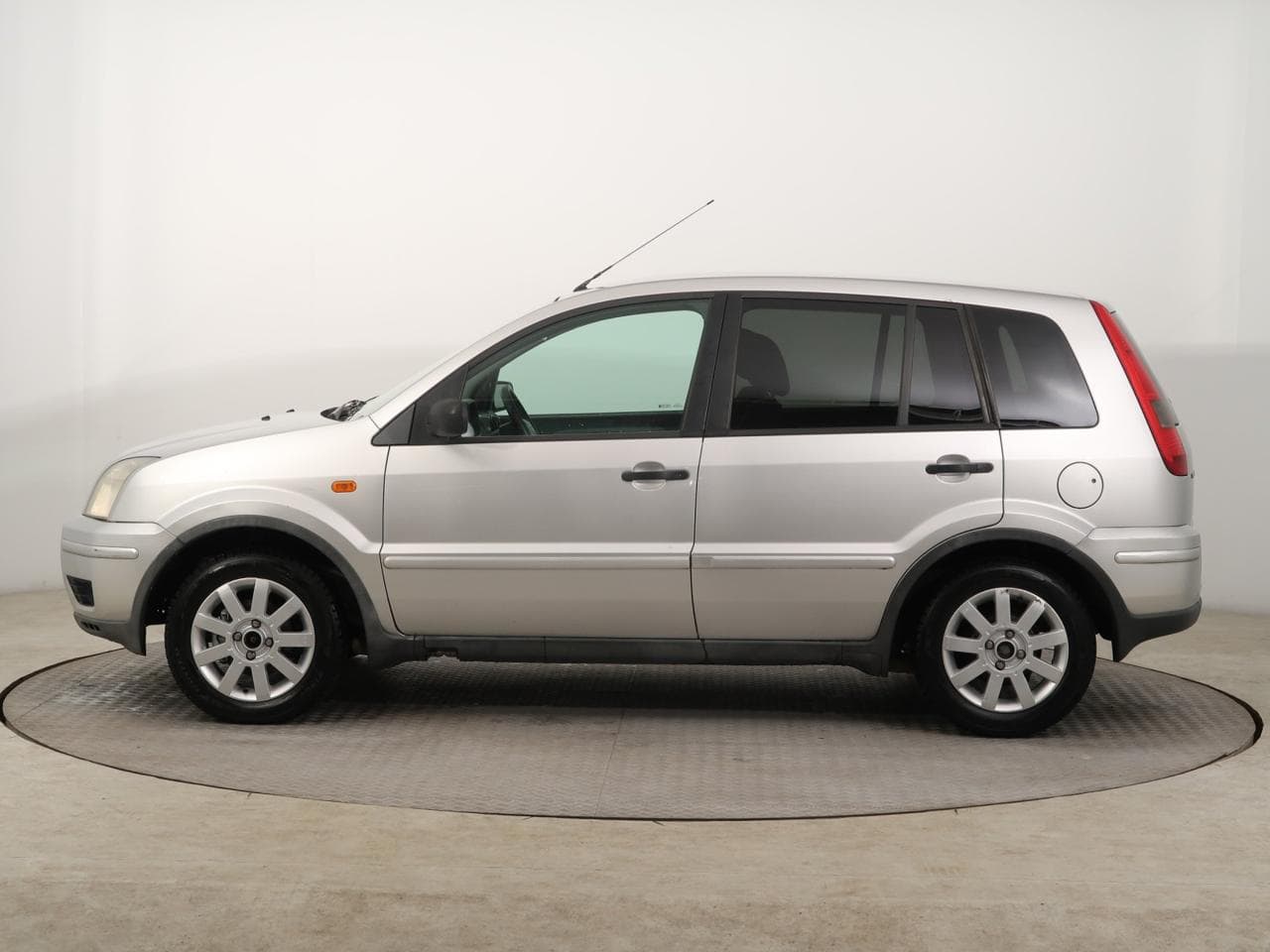 2005 Ford FUSION - 4