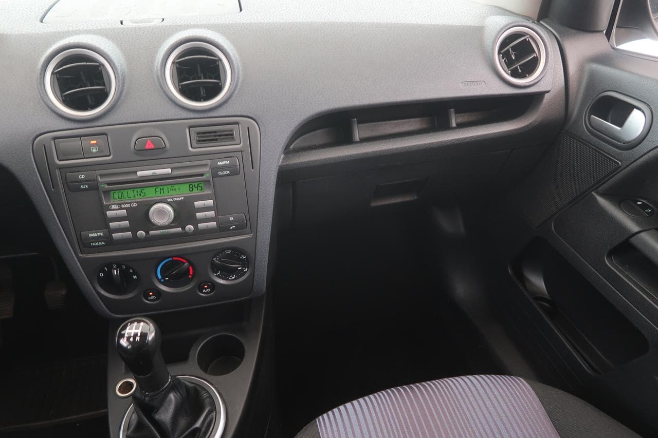 2010 Ford FUSION - 11