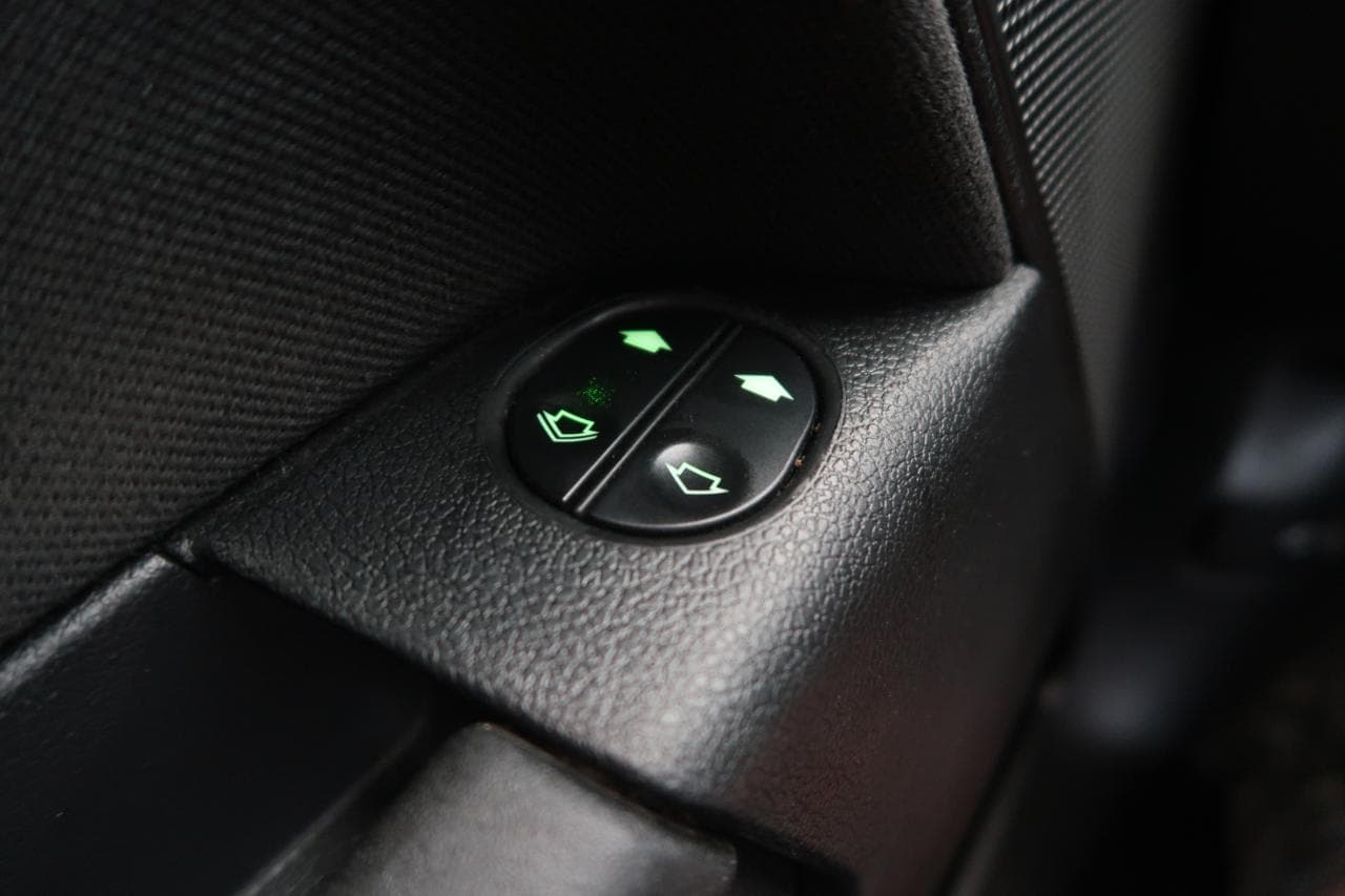 2010 Ford FUSION - 21