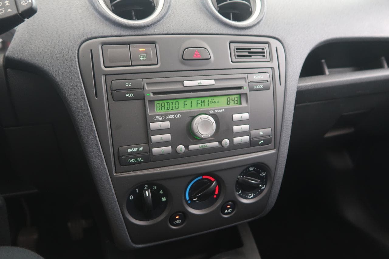 2010 Ford FUSION - 18