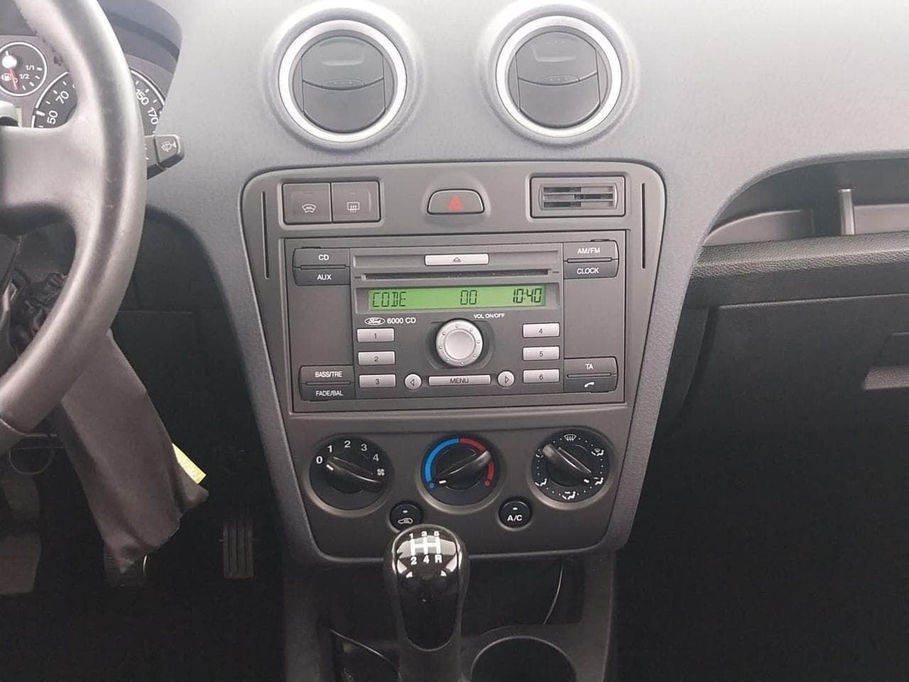 2010 Ford FUSION - 18