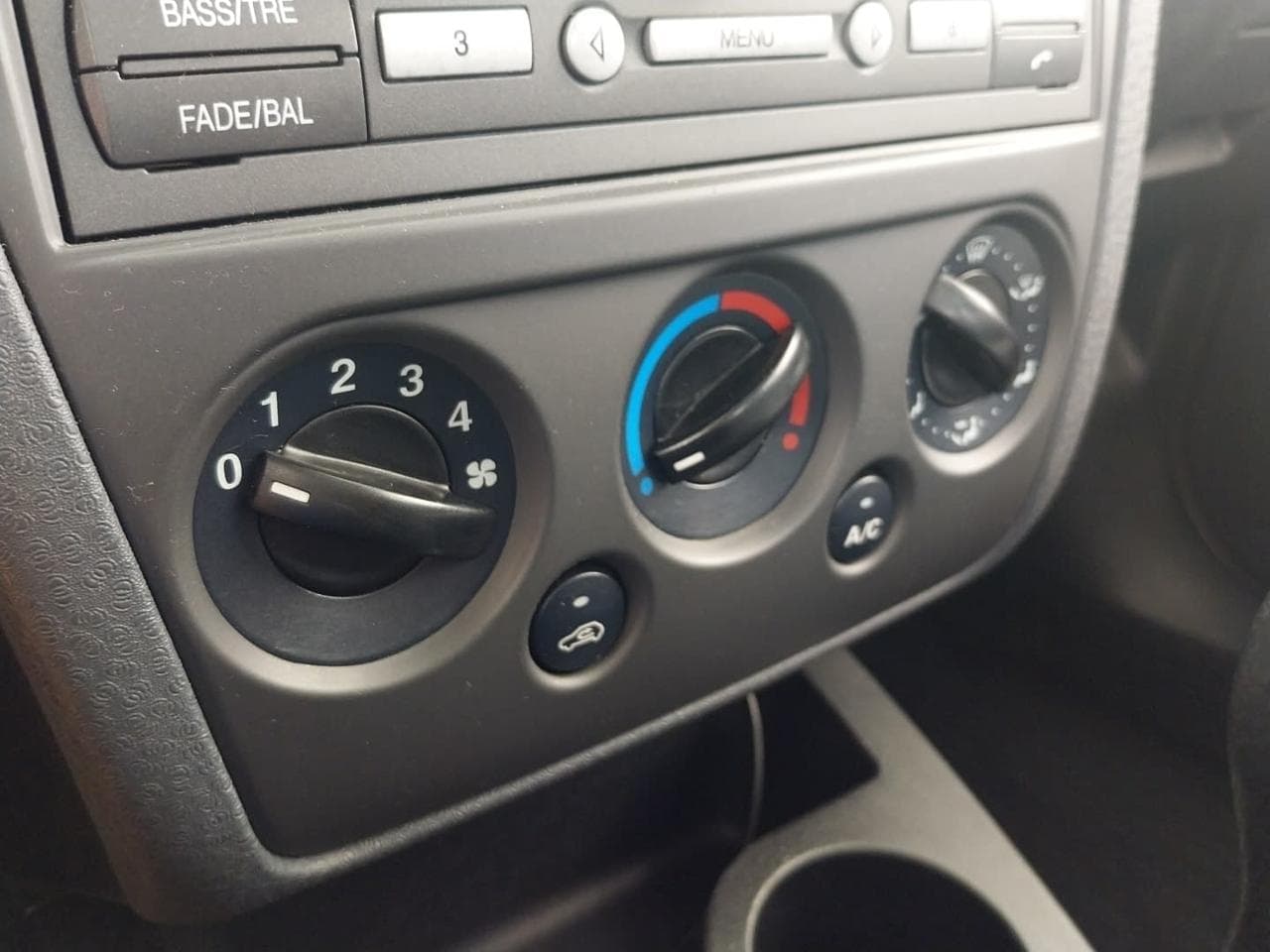 2010 Ford FUSION - 19