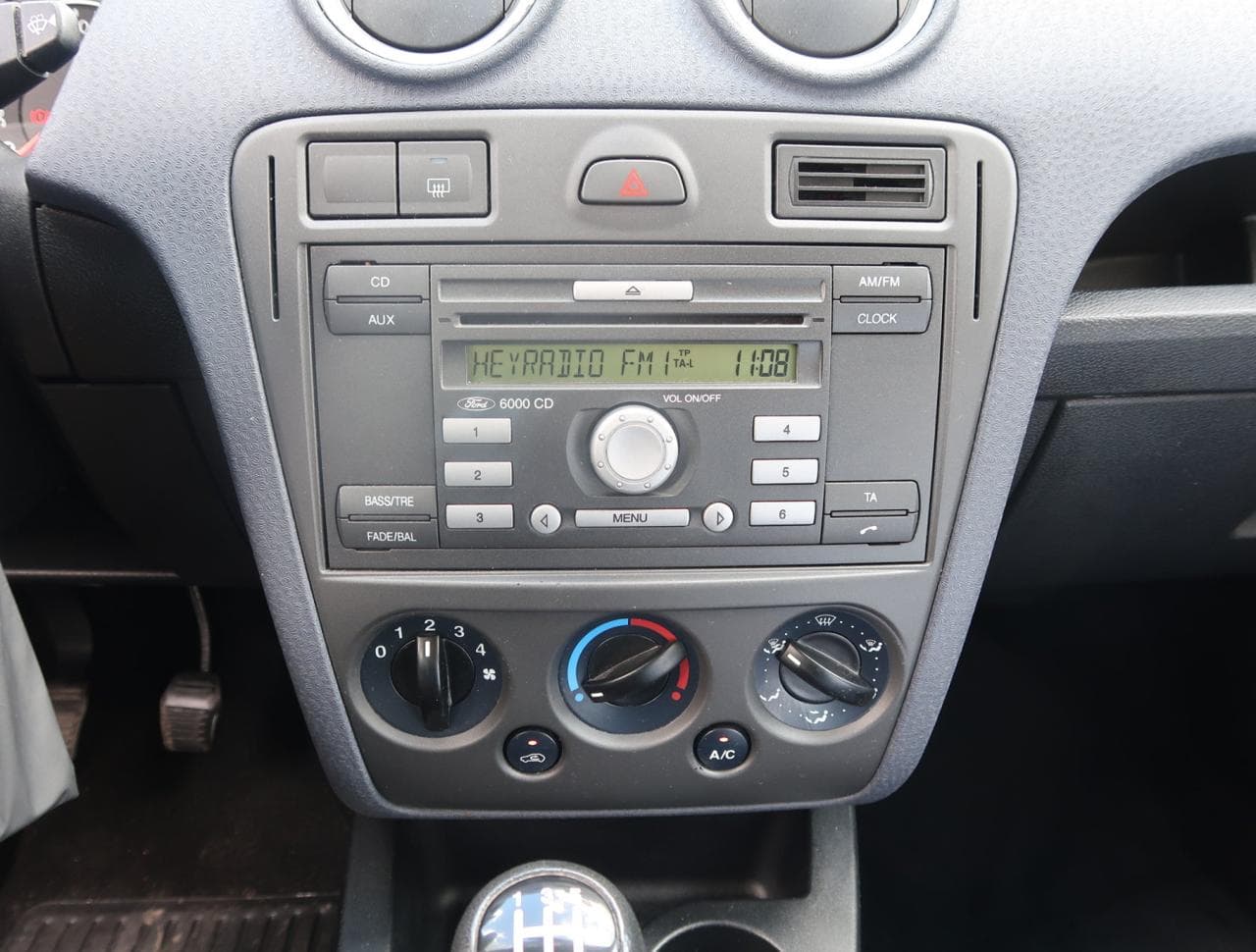 2010 Ford FUSION - 18