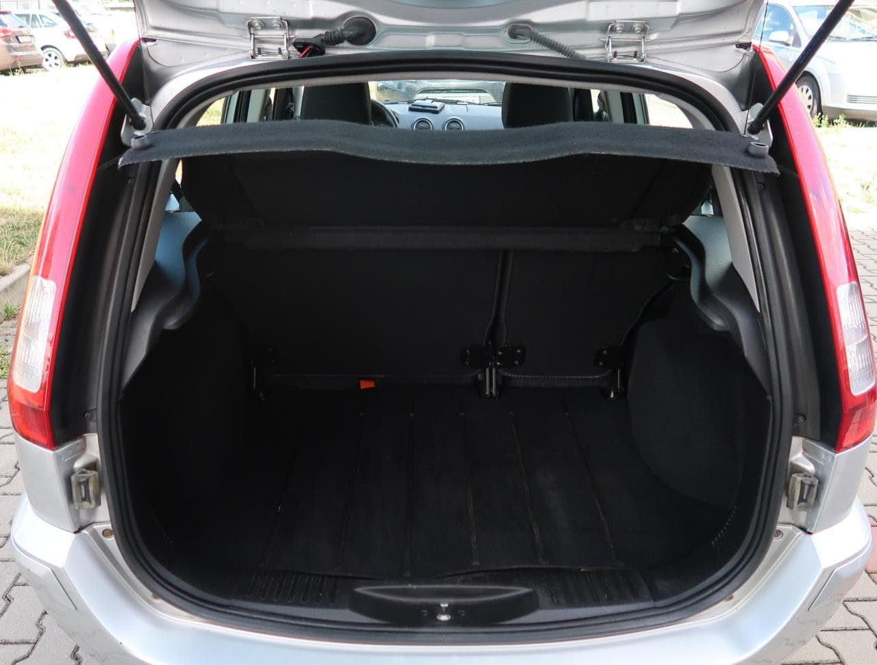 2010 Ford FUSION - 19