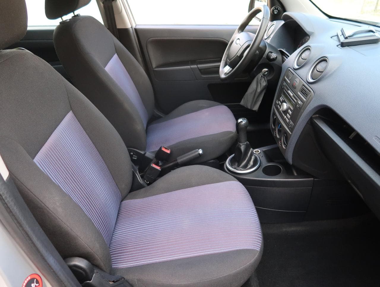 2010 Ford FUSION - 12