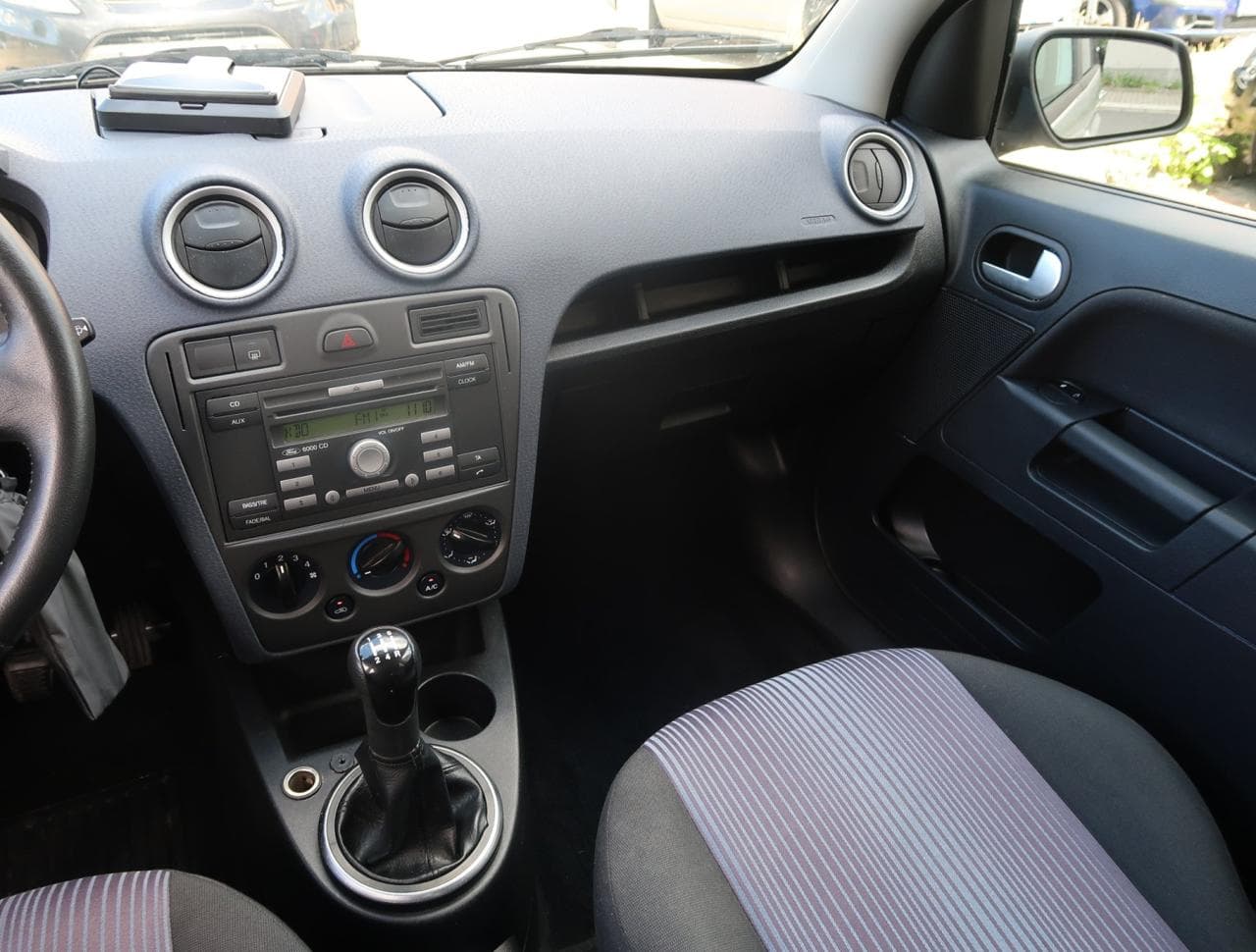 2010 Ford FUSION - 11
