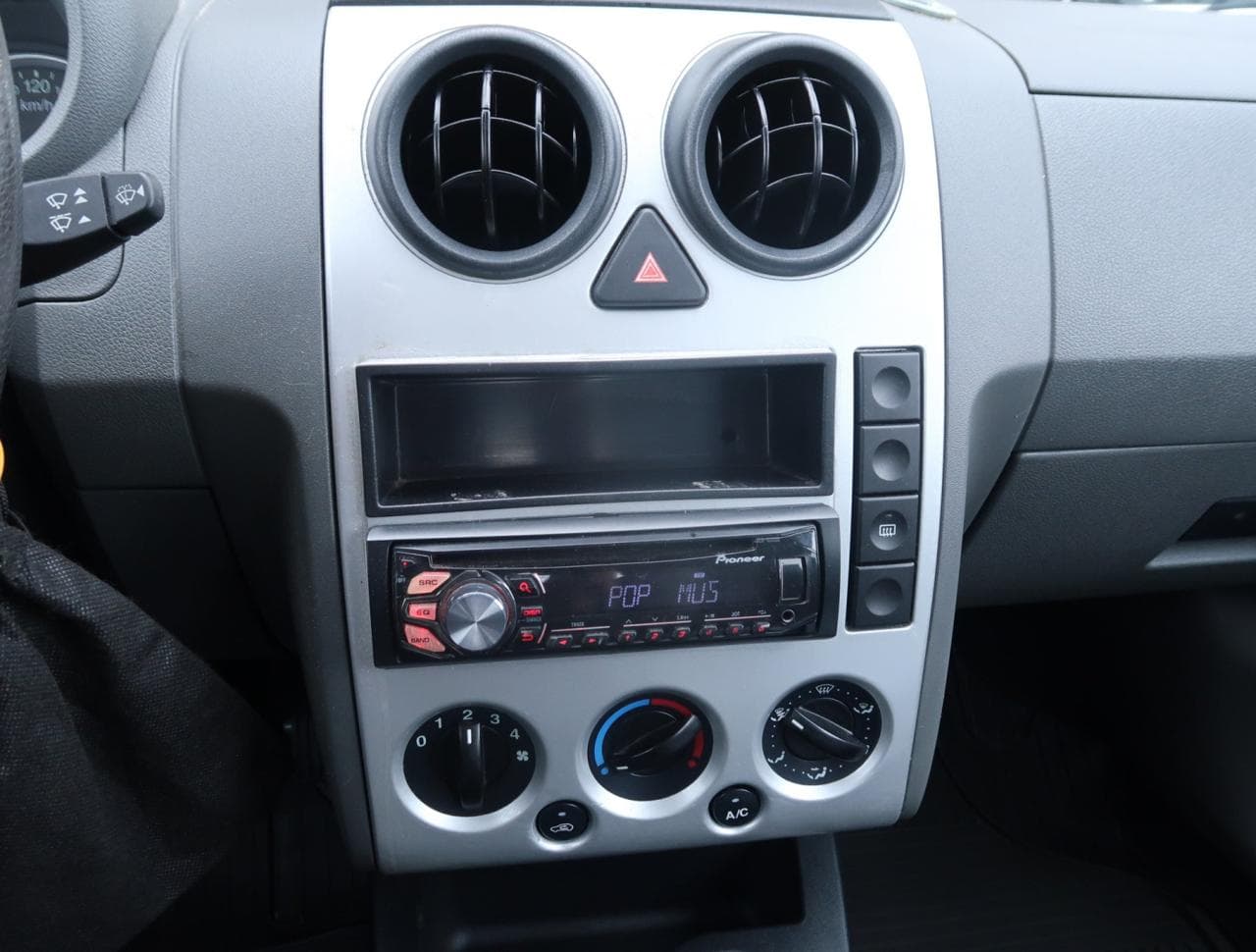 2005 Ford FUSION - 18