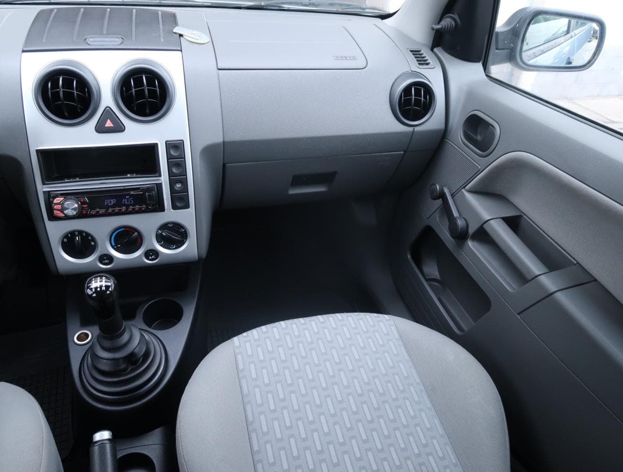 2005 Ford FUSION - 11