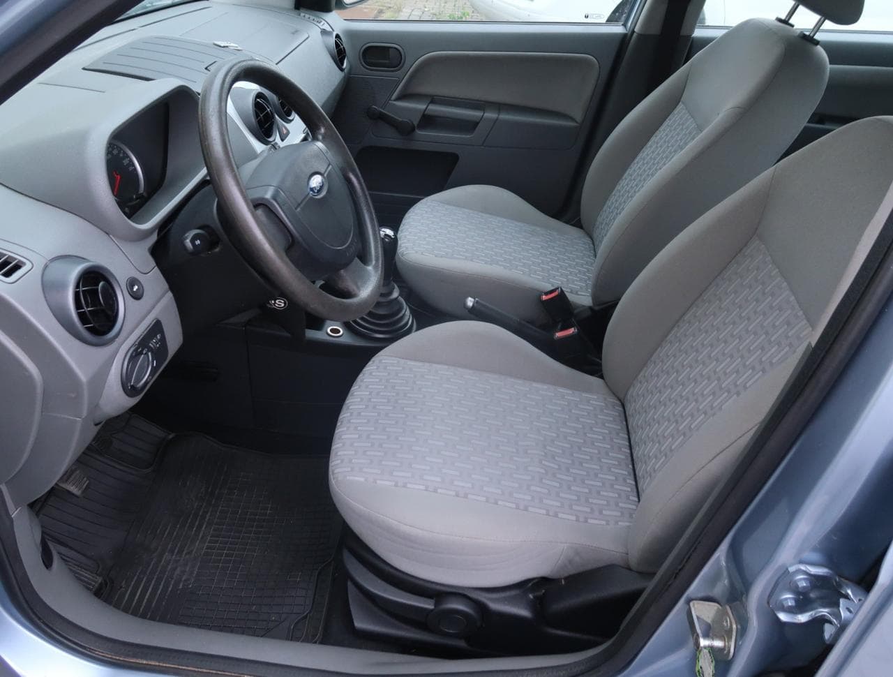 2005 Ford FUSION - 16