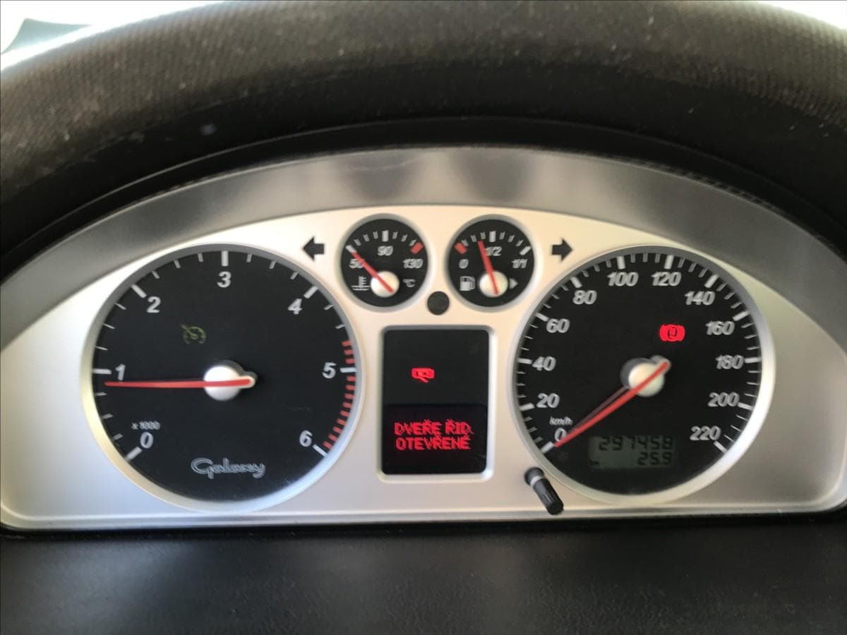 2004 Ford GALAXY - 11