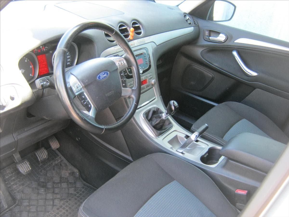 2010 Ford GALAXY - 17