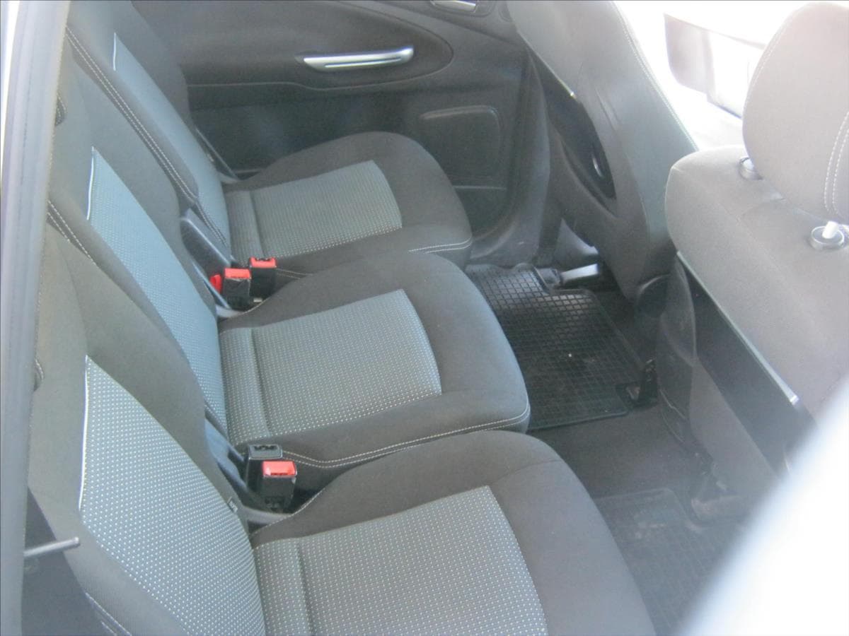 2010 Ford GALAXY - 24