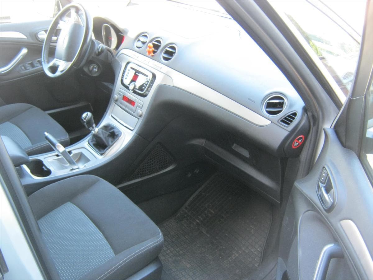 2010 Ford GALAXY - 29