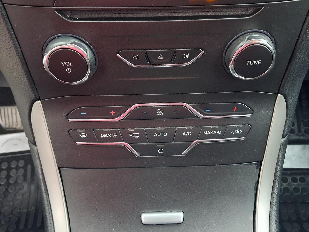 2017 Ford GALAXY - 18