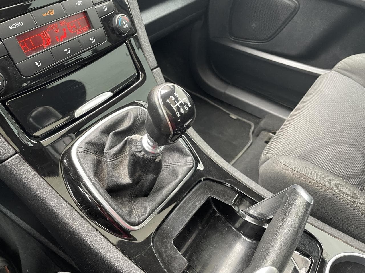 2011 Ford Galaxy - 19