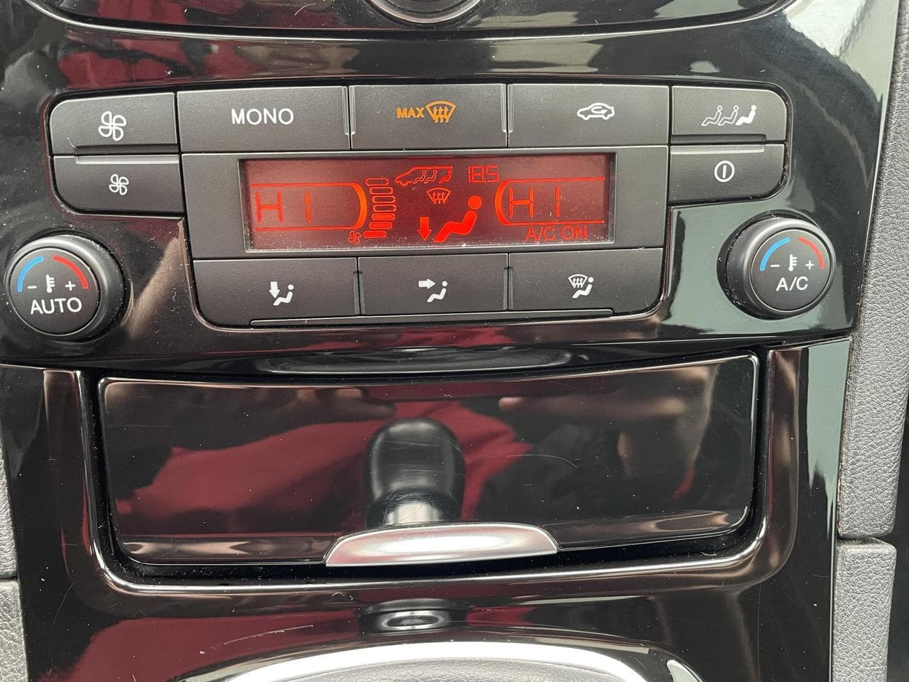 2011 Ford Galaxy - 13