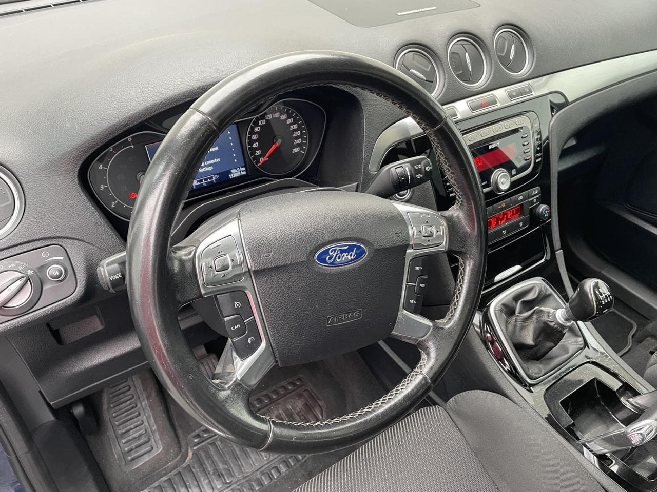 2011 Ford Galaxy - 11