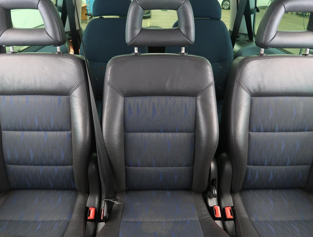 2004 Ford Galaxy - 14