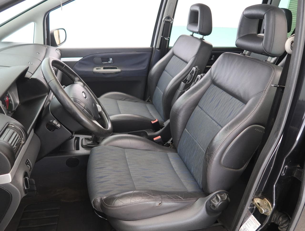 2004 Ford Galaxy - 16