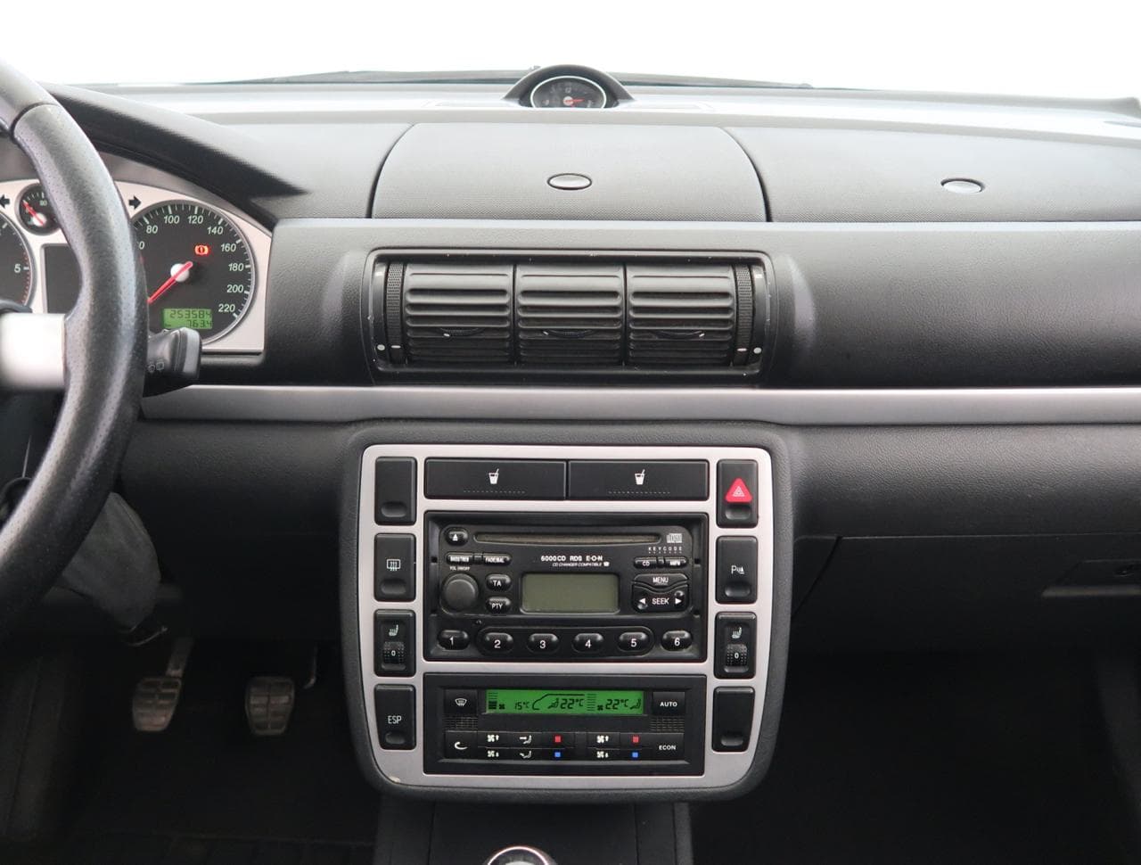 2004 Ford Galaxy - 18