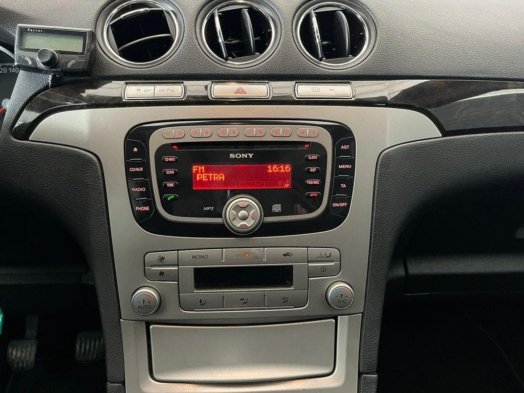 2007 Ford Galaxy - 16