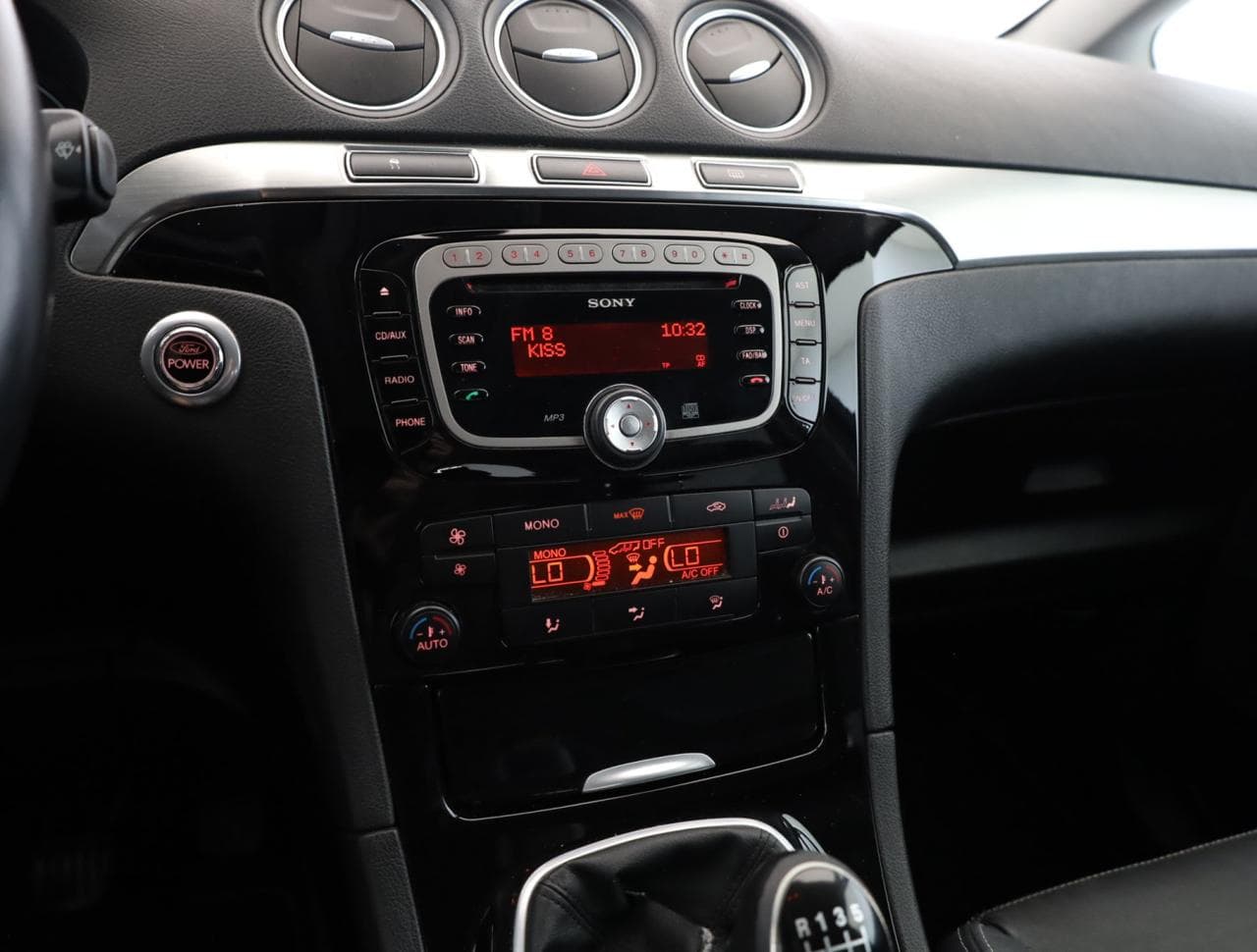 2012 Ford GALAXY - 16