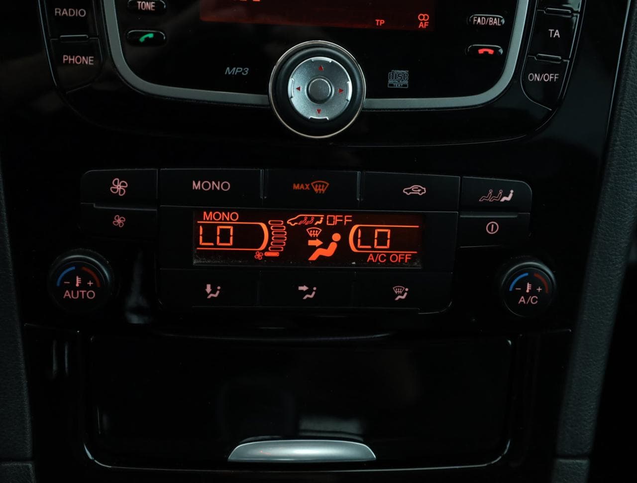 2012 Ford GALAXY - 18