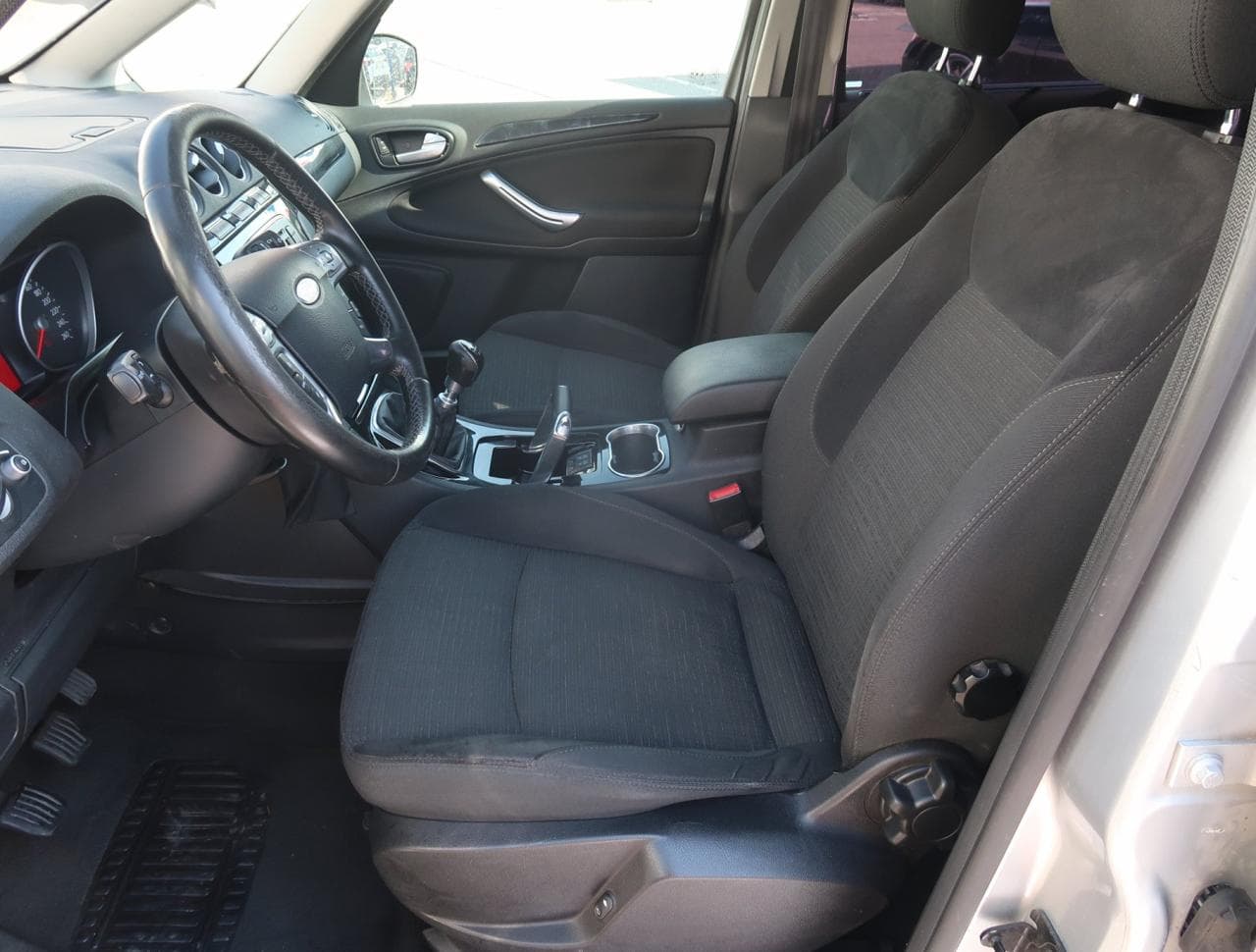 2010 Ford GALAXY - 16