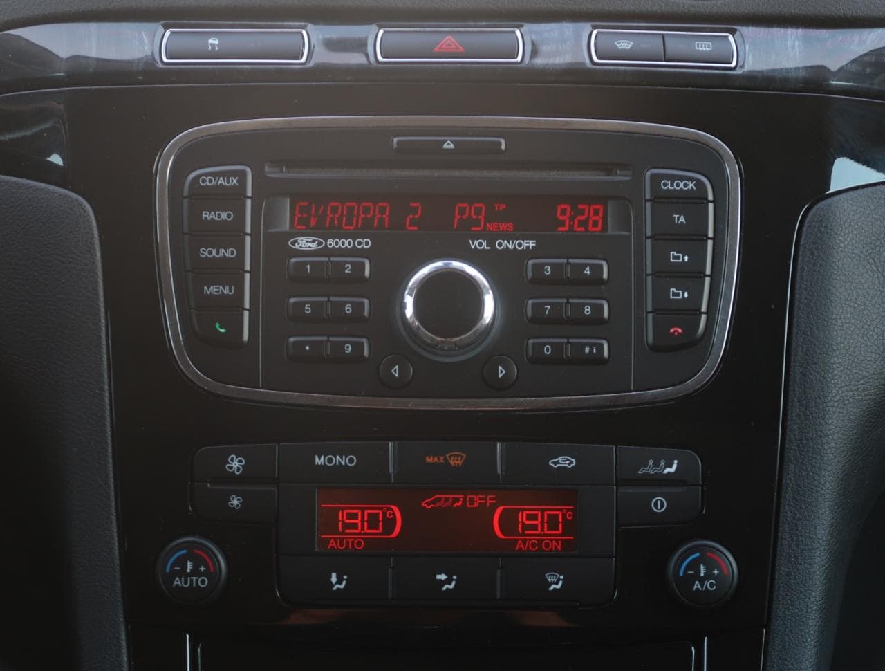 2010 Ford GALAXY - 18