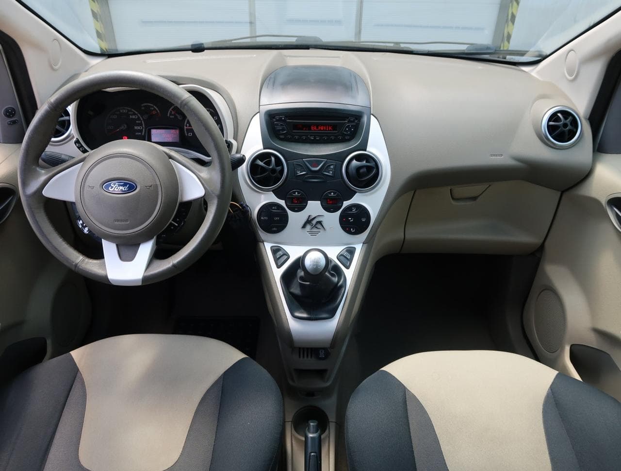 2009 Ford KA - 10