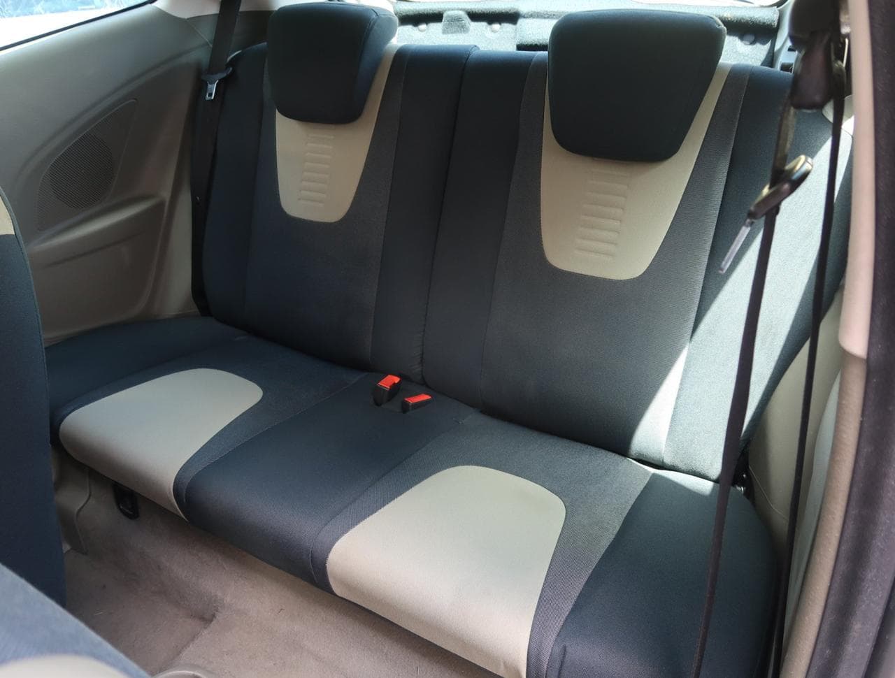 2009 Ford KA - 15