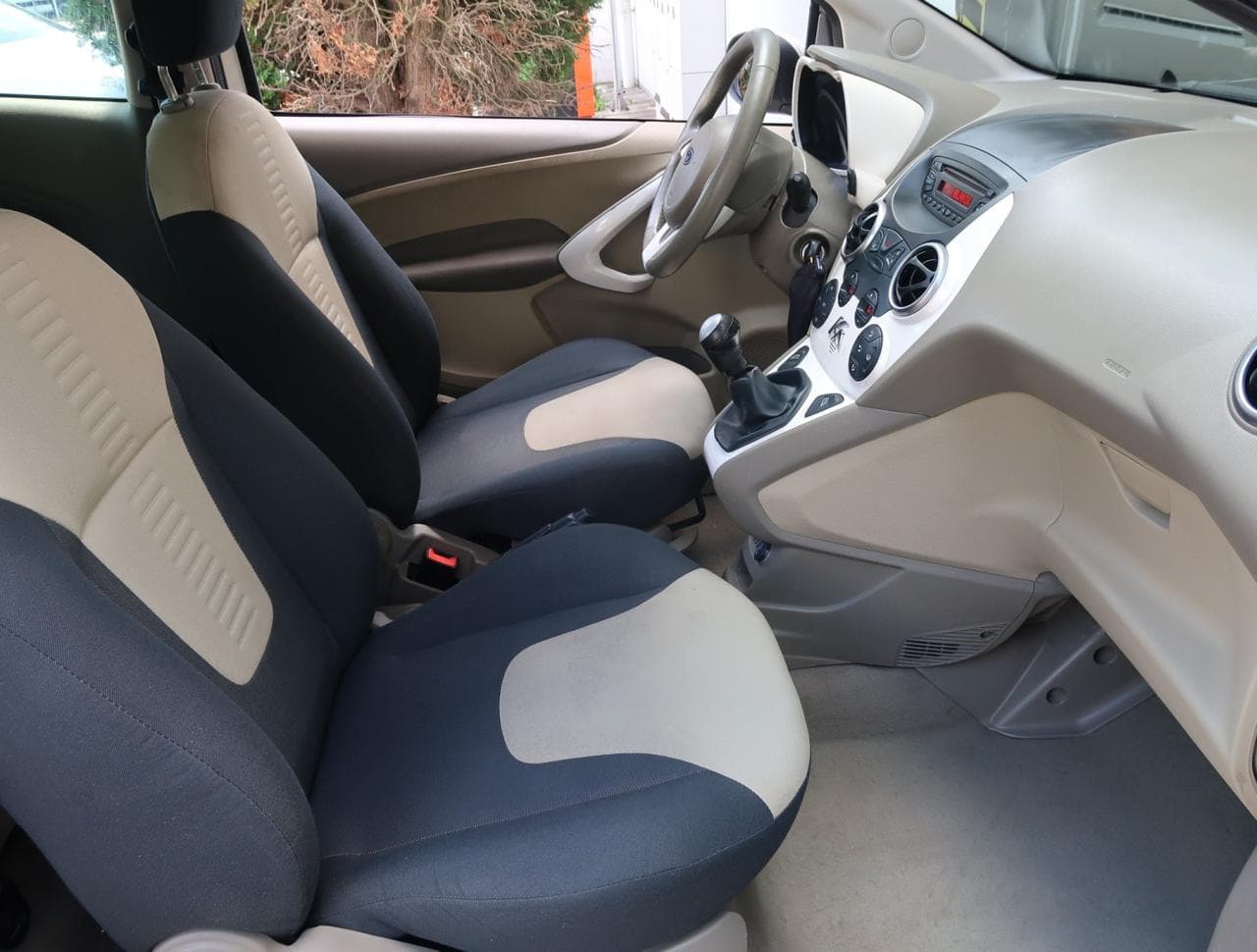 2009 Ford KA - 12