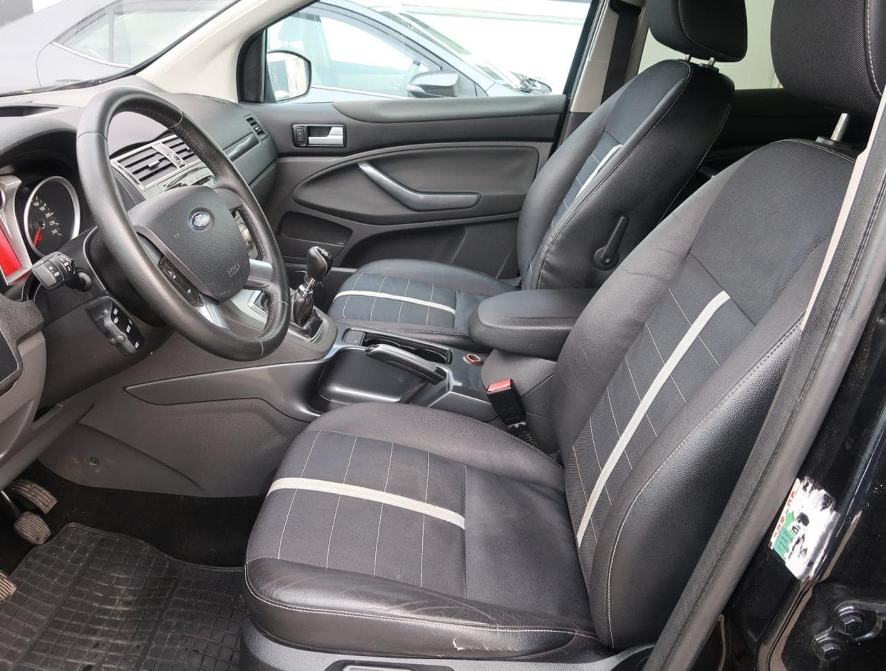 2010 Ford Kuga - 16