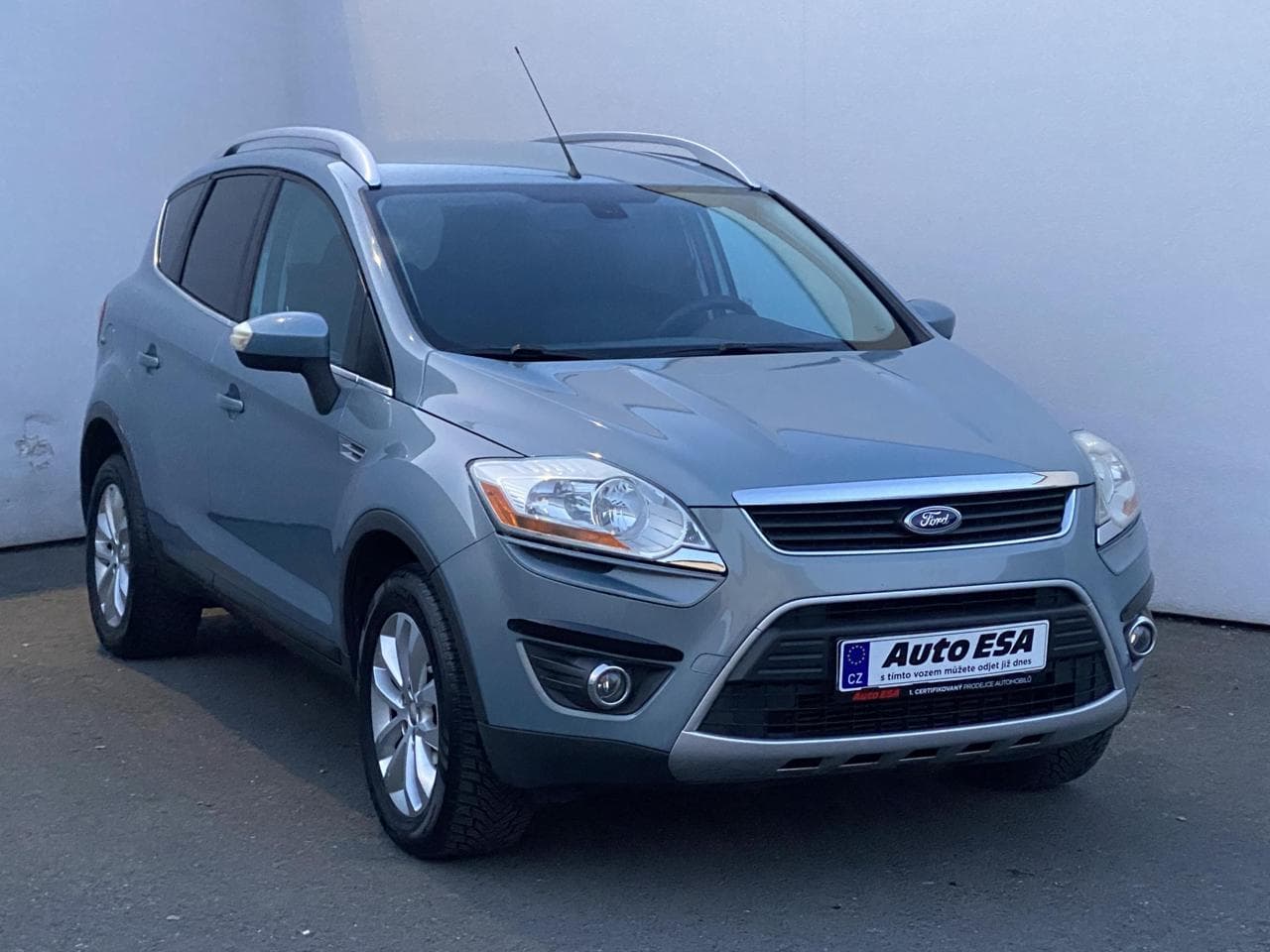Ford Kuga 2.5 i, ČR SUV