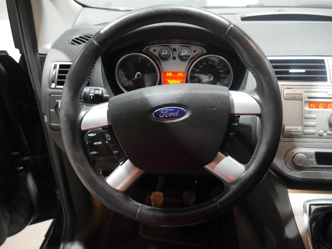 2010 Ford Kuga - 12