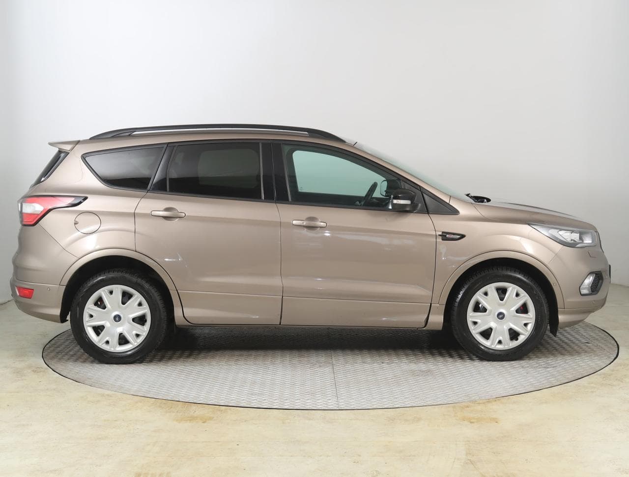 2019 Ford KUGA - 8