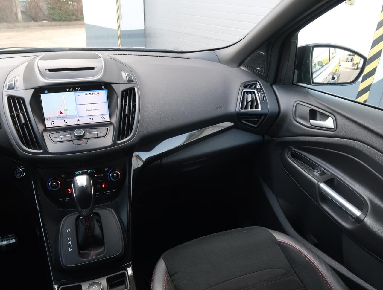 2019 Ford KUGA - 11
