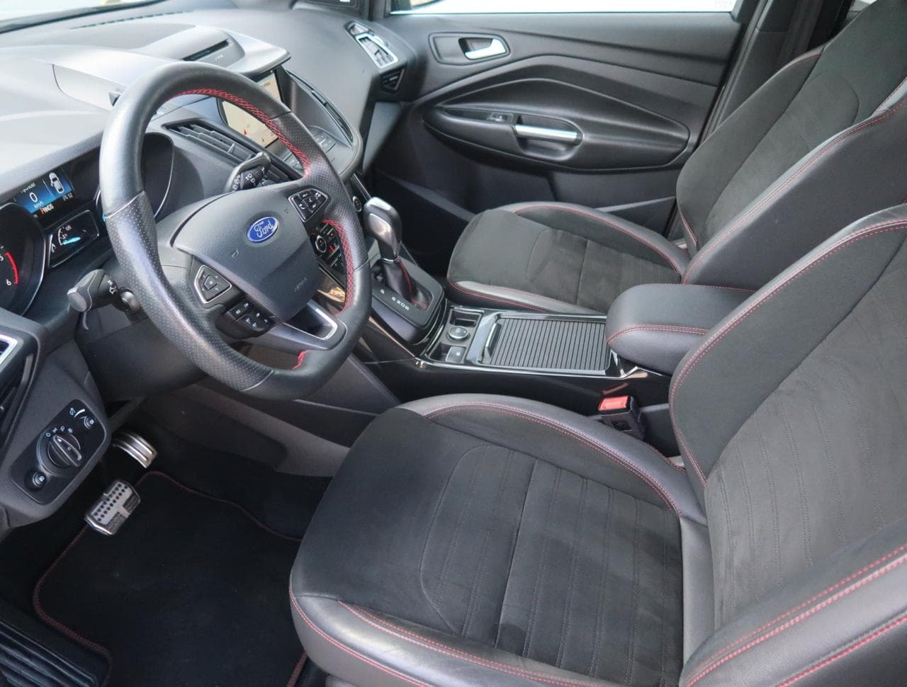 2019 Ford KUGA - 16