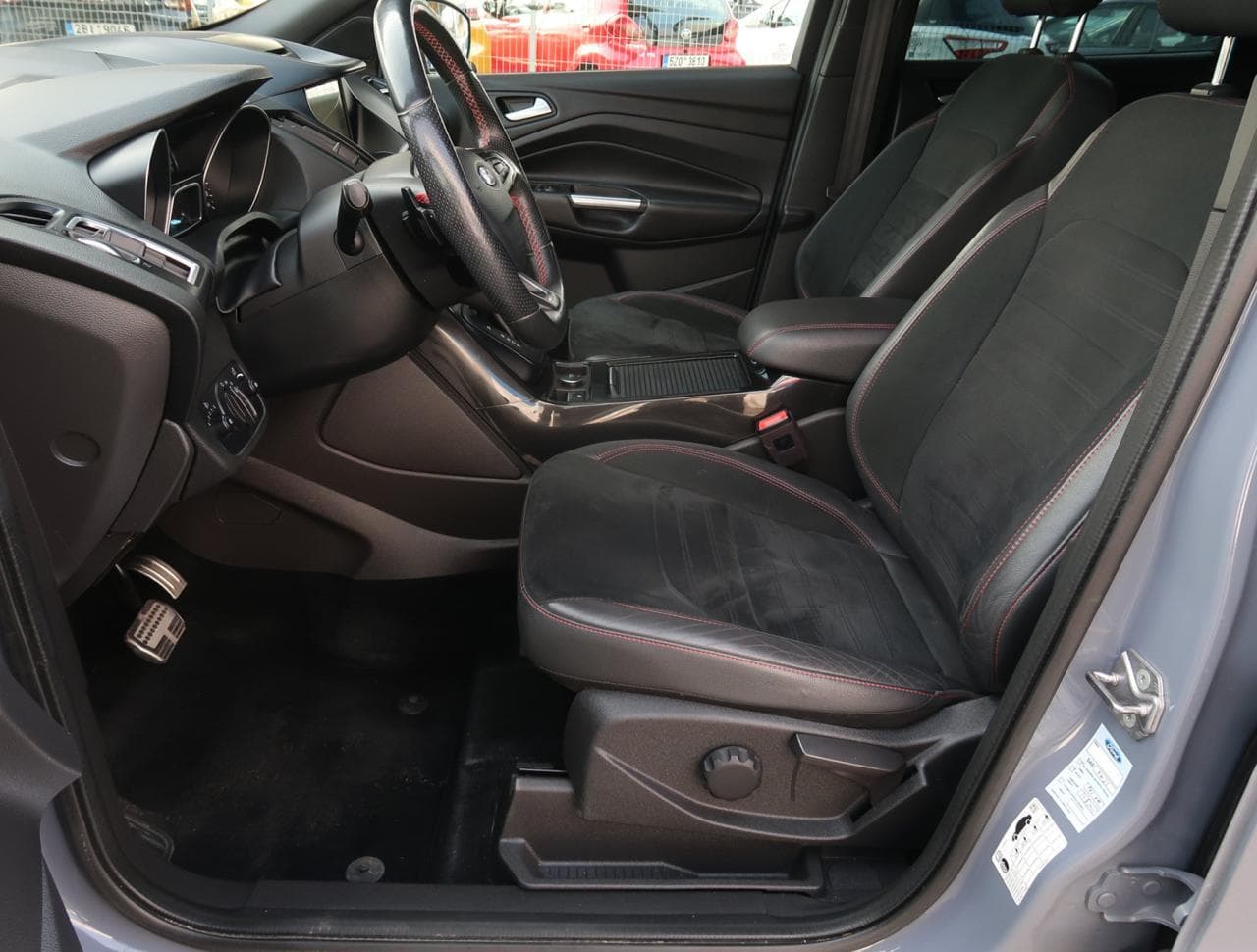 2019 Ford KUGA - 16